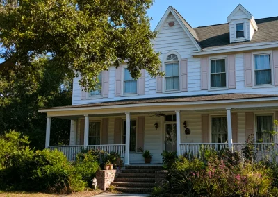 An image of a freshly painted Summerville, SC-style house